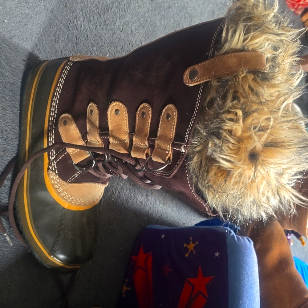Sorel brown suede waterproof snow boots